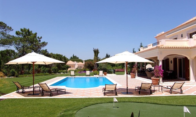 Quinta do Lago Villa | QUINTA DO LAGO AMAZING VILLA 1 WITH POOL by HOMING