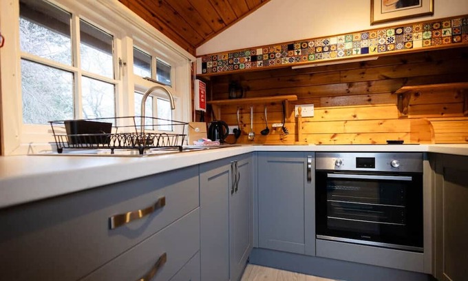 Bronaber Cabin | Charming 2 Bed Cozy Log Cabin Retreat in Snowdonia