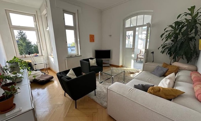 Ulm Apartment | Luxurious flat in an old building with a view of Ulm