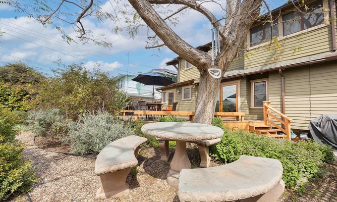 Wilshire House | Kingsley by AvantStay | Newly Furnished LA Home