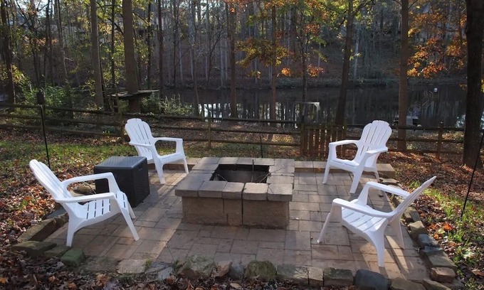 Mount Mourne Cabin | Modern Waterfront Cabin in Mooresville, NC! The perfect tranquil escape