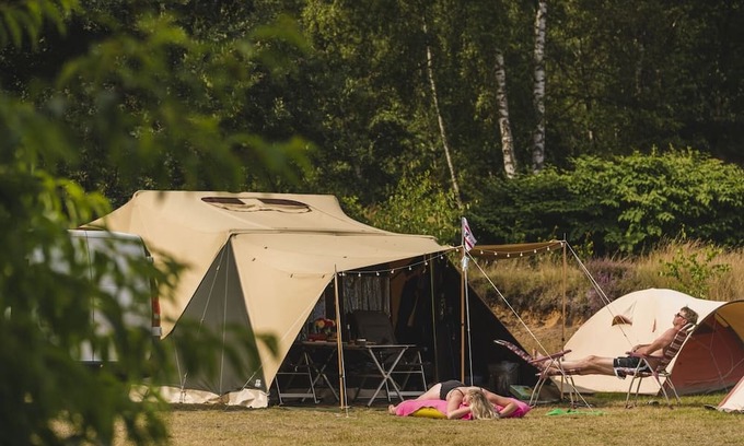 Wilsum RV Rental | Your traditional, elegant, luxurious or ultramodern caravan can be connected to a water connection, but also a waste water drain at the comfort camping site.