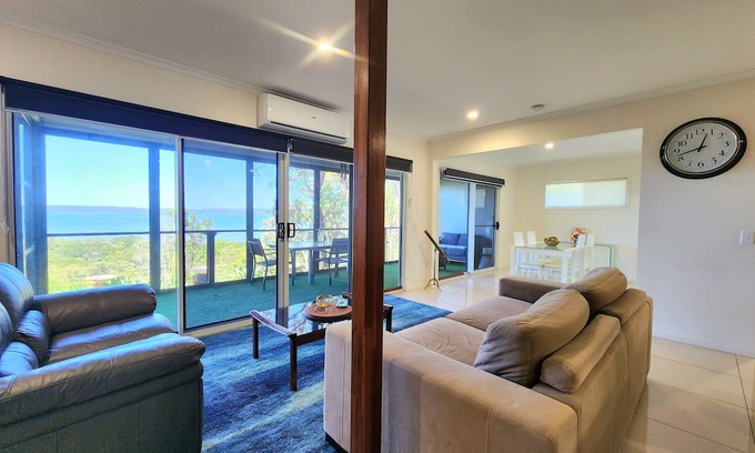 Brisbane Waterfront House | Stunning luxury waterfront home on Macleay Island.