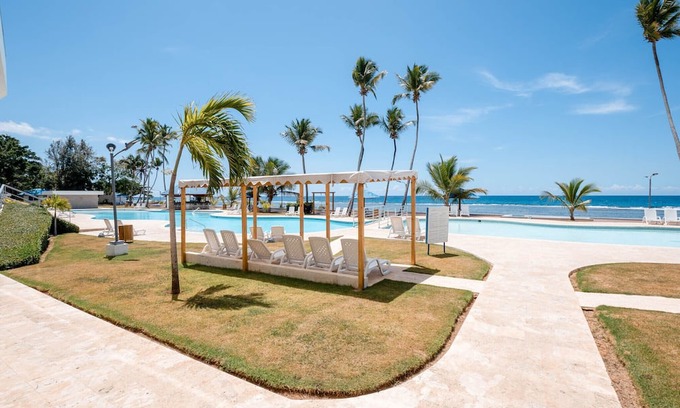 Juan Dolio - El Pueblo Apartment | Escape To Paradise Beachfront 2br beach
