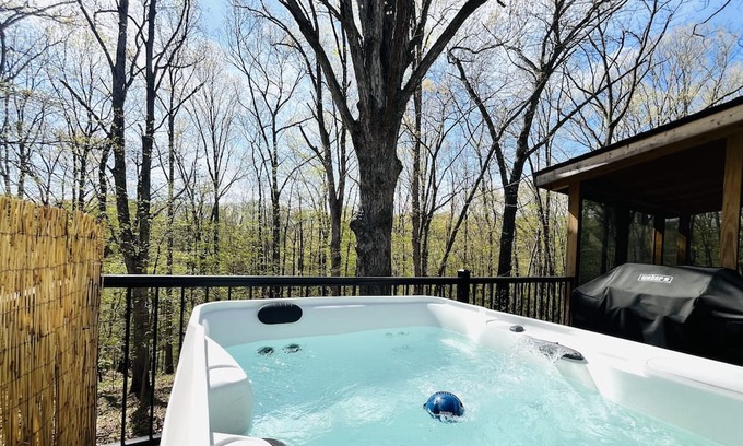 Bloomington Cabin | Cozy cabin on wooded 5 acres, close to downtown and amenities. Now with hot tub!