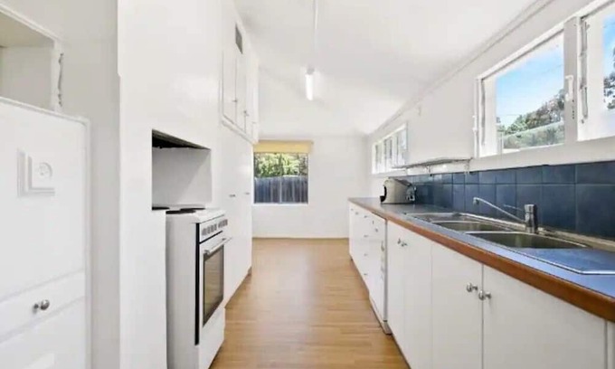 Warneet House | Entire home in Cannons Creek, Australia