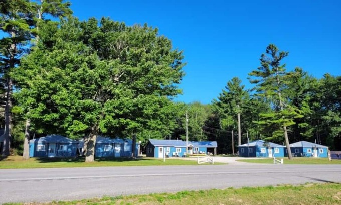 Oscoda Cabin | The Bungalow #5 w/ 2 Bedrooms