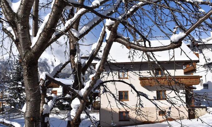 Nauders Cottage | Zimmer 2 - Hirschstube Nauders
