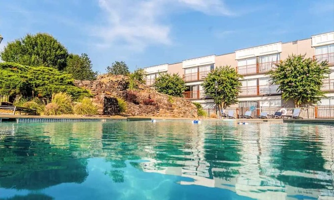 Downtown Chattanooga Apartment | This apartment is a 1 bedroom(s), 1 bathrooms, located in Chattanooga, TN.