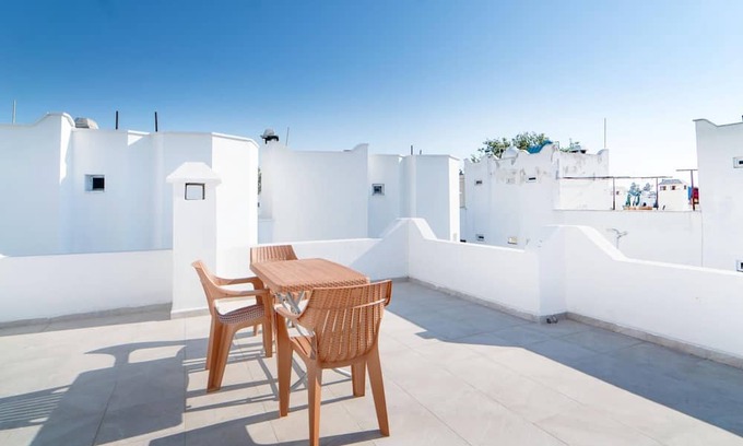 Turgutreis City Center Apartment | Chic Flat w Terrace 3 min to Beach in Bodrum