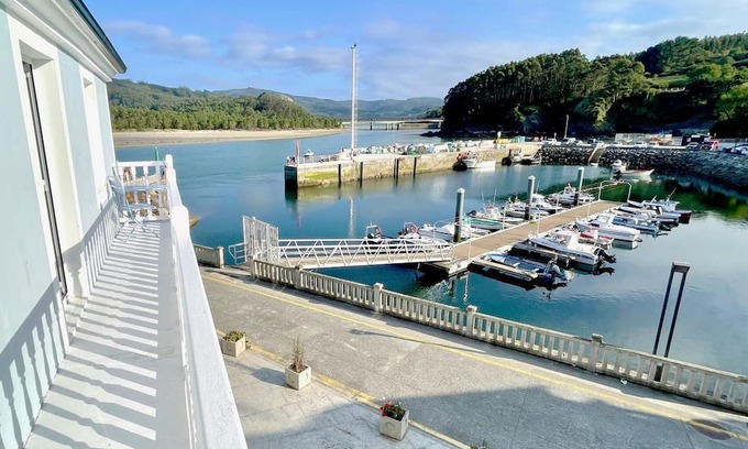 Porto do Barqueiro House | The Cliffs - Barqueiro & Blue