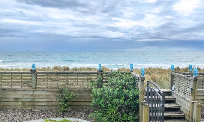 Pukehina House | Seaside Escape