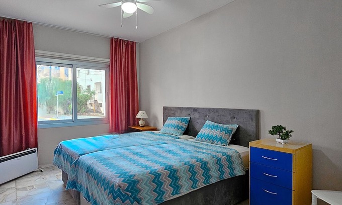 Zeytinlik Apartment | Sleek Flat w Balcony 3 min to Coast in Kyrenia