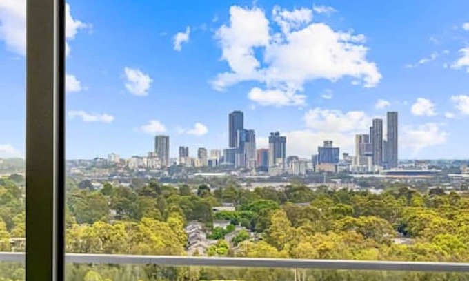 Lidcombe Apartment | Top floor Apt right next to Accor Stadium