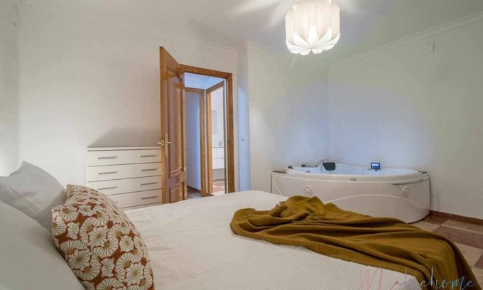 Huelva Apartment | Suite con Jacuzzi en el Centro, ,vistas y Garaje