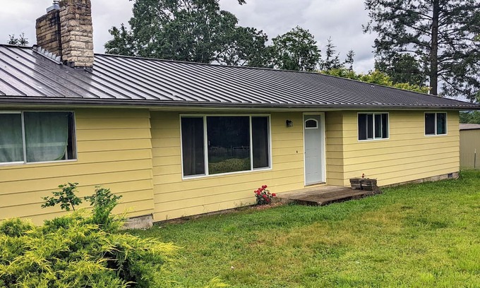 West Stayton House | Ranch style 3 Bedroom home, near Lebanon Oregon