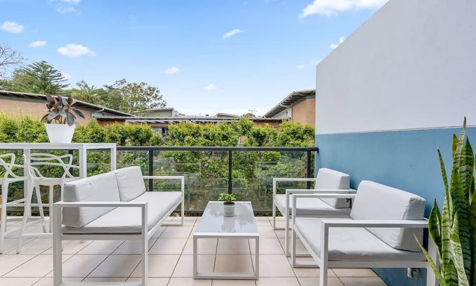 Brookvale Apartment | Trendy Enchantment on Sydneys Northern Beaches