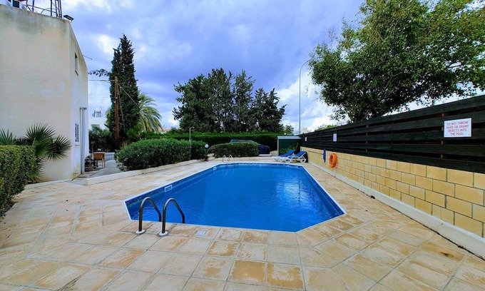 Paphos House | 2-bed House in Kato Paphos! Beach 5 Min walk, Shared Pool, Family & Pet-Friendly