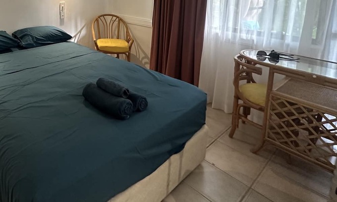 Nelly Bay Apartment | Magnetic Island Resort Studio - Relax, sun, swim, fish, beach and lovely gardens