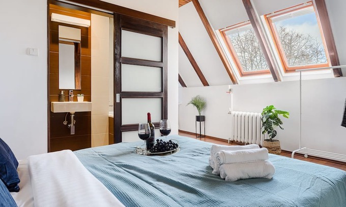 Nowe Miasto Apartment | Stylish apartment near Park Fontan