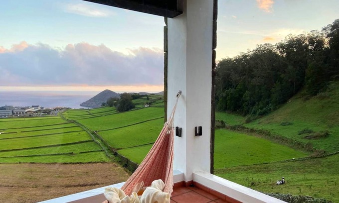 Angra do Heroismo House | Homerez - House for 6 ppl. with sea view and terrace at Angra do Heroísmo