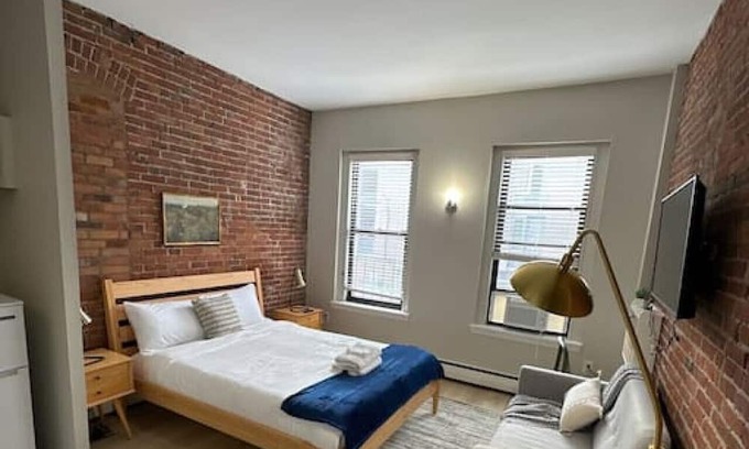 Prudential - St. Botolph Apartment | Artisan Brick South End Loft