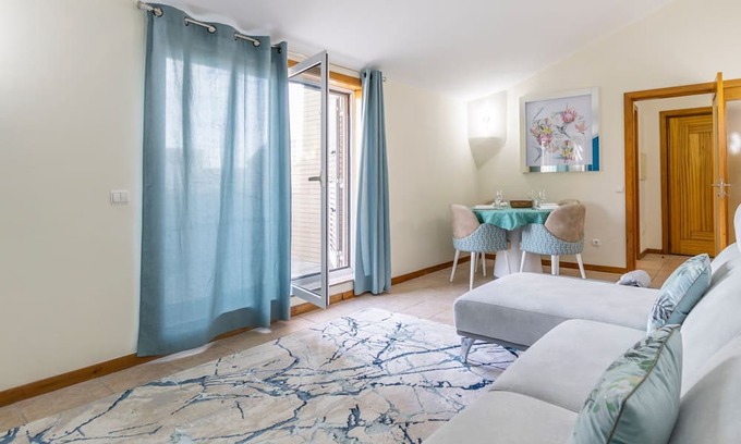 Sao Felix Da Marinha Apartment | São Felix Seaview Retreat by LovelyStay