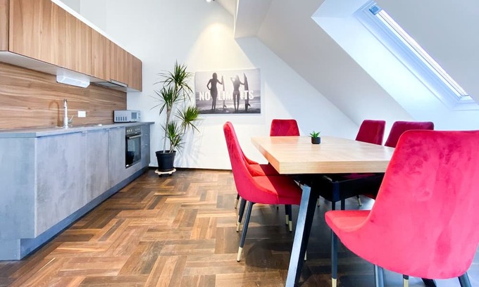 Meidling Apartment | Penthouse Wien + Balkon