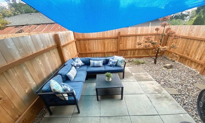 Carlton Apartment | Cozy apartment in Carlton with Private patio, AC.