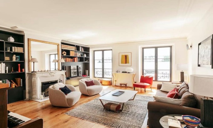 Quartier du Gros-Caillou Apartment | A LUXURY YET TYPICAL PARISIAN CHARM-A SHORT WALK FROM EIFFEL-RUE SAINT DOMINIQUE