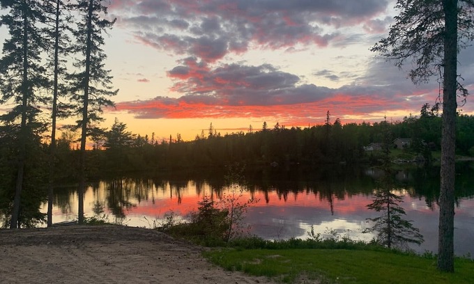 Kenora House | Handicap-accessible Lakefront retreat for the whole family. Enjoy Lake Life!