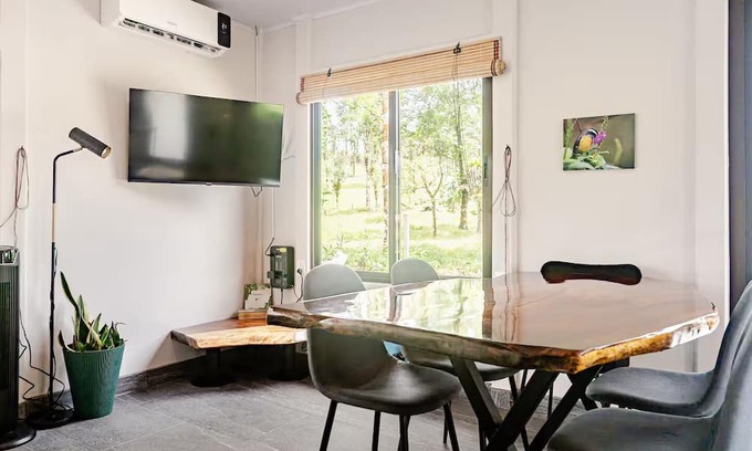 Katira House | Hiker's Hideaway-Pura Vidaville. Mins to Rio Celeste -Private Cabin Escape.