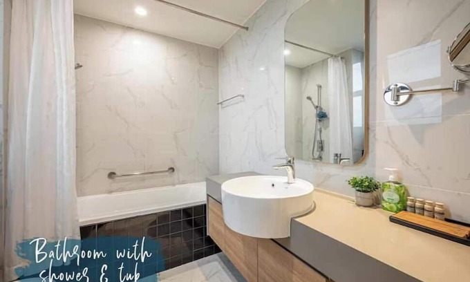 Bouvet Island Apartment | Heart of Saigon: 3BR4bed Chic Apt, Free Pool