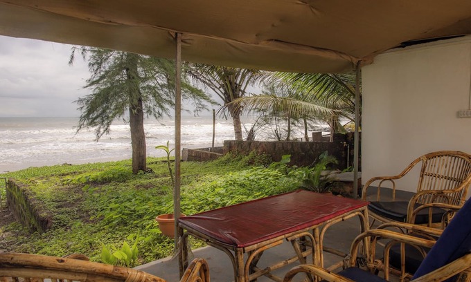Patnem Villa | Charming 2-bedroom villa in on Talpona beach with AC, wifi, parking