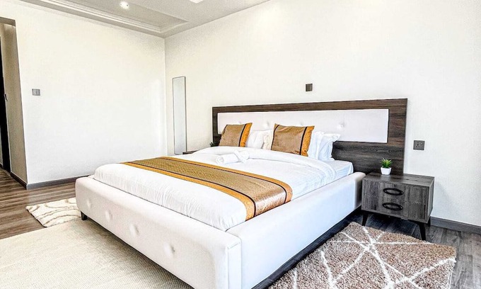 Central Business District Apartment | Soothing 5-bedroom apartment in the heart of Nairobi