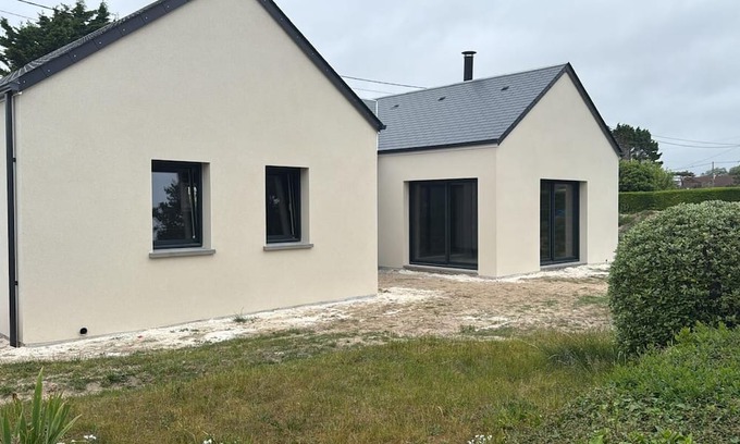 Denneville House | 180m from the beach! Holiday home in Normandy
