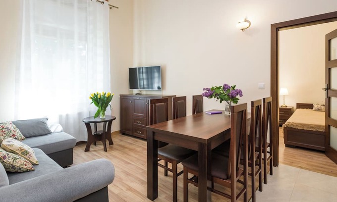 Piasek Połnoc Apartment | Vanilla 6, 2bdr 2 bth apartment 5min from Krakow's Main Square