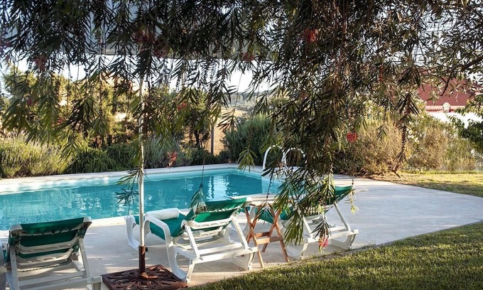 Cadaval Cottage | Cottage 'Casa Das Alfazemas' with Shared Pool, Private Terrace and Wi-Fi