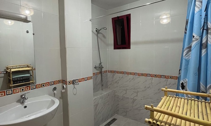 El Aggada Apartment | Enjoyable 3-bedroom apartment with AC in Marrakech