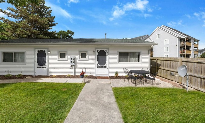 Whitmore Lake Cottage | Cottage w/Lake Access Unit 4