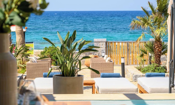 Agkisaras Villa | Sabbia Mare BeachFront Villa, steps from Dine&Shop