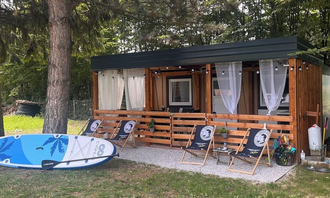 Hrastnik House | Cozy mini mobile home by the lake in Velenje - for families and pets