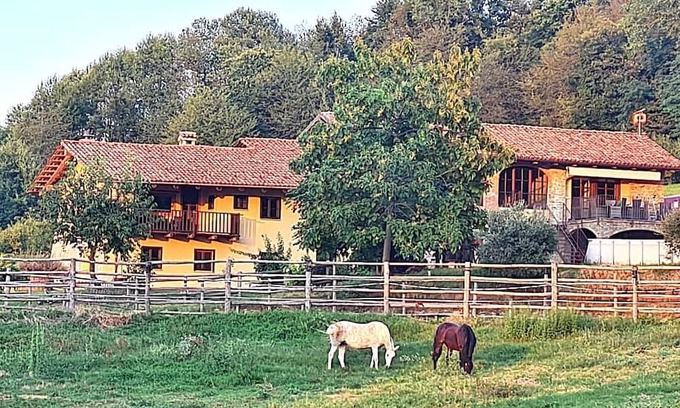 Somano House | Wonderful property in a fantastic location with a great pool - Il Roseto I and II