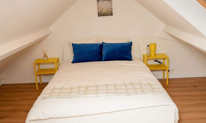Bloemekenswijk Apartment | Modern 1BR & 1LR Apartment | 15-Min Walk to Rabot