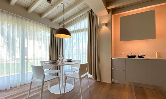 Ponti sul Mincio Apartment | Apartment 'Time To Relax Resort - Ulivo' with Shared Pool, Wi-Fi and Air Conditioning