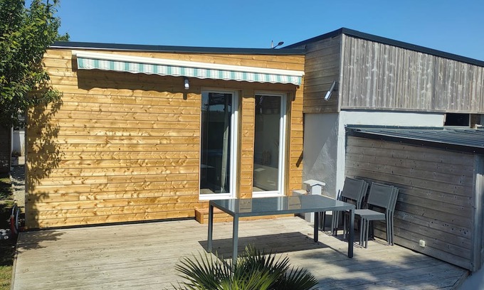 St-Georges-de-la-Riviere House | Seaside house with swimming pool