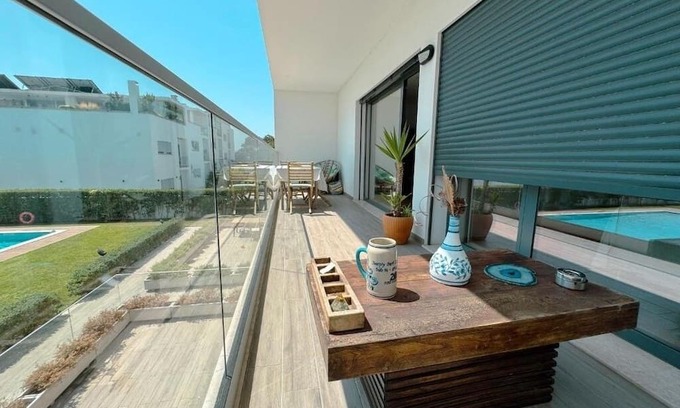 Oeiras Apartment | Sea outside your window!