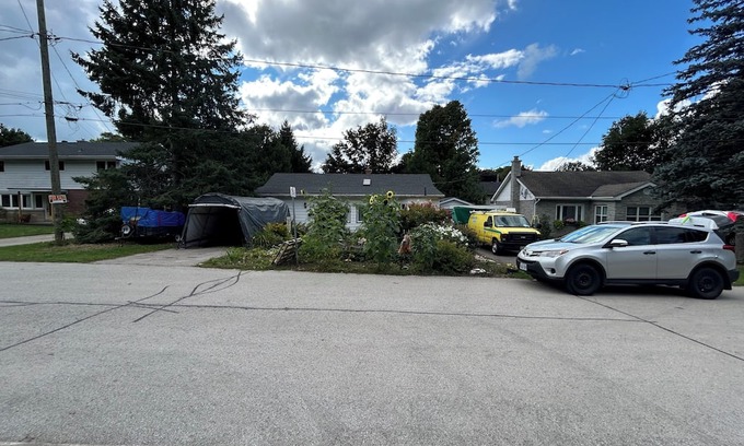 Owen Sound House | nWelcome to Shady Rest, a charming one-bedroom bungalow apartment