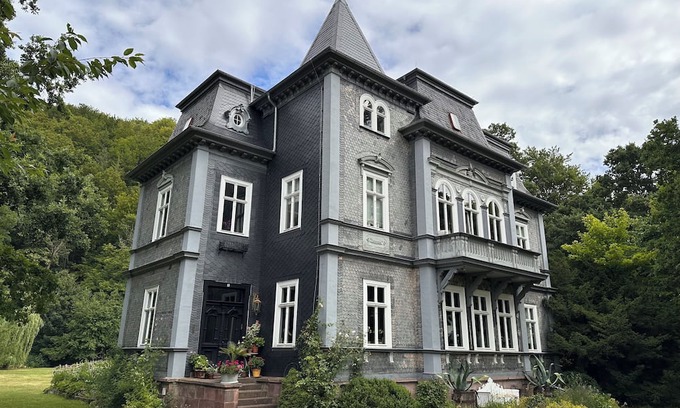 Grafenroda Villa | Vacation apartment Villa fünf Eichen