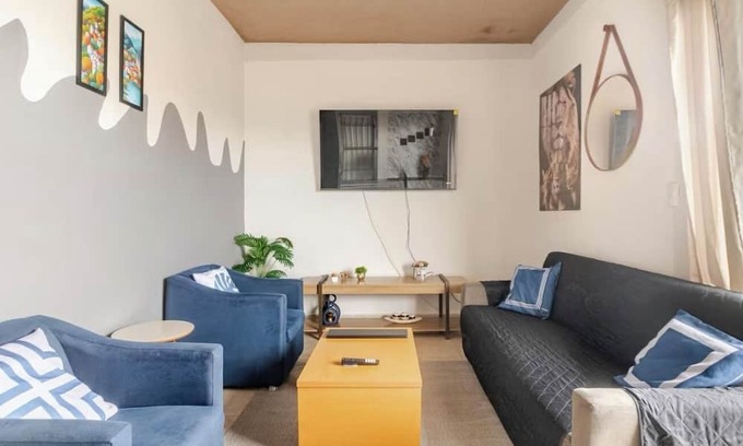 Americana House | Fabulous 2-bedroom house with AC in charming Americana